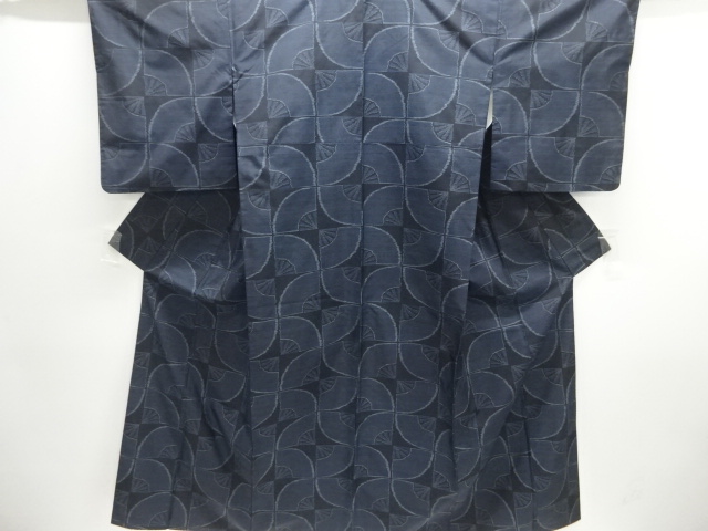 扇模様織り出し本場泥大島紬着物